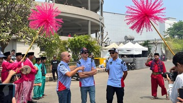 alex-marquez-disambut-petasan-dan-rebana-di-sirkuit-formula-e-jakarta