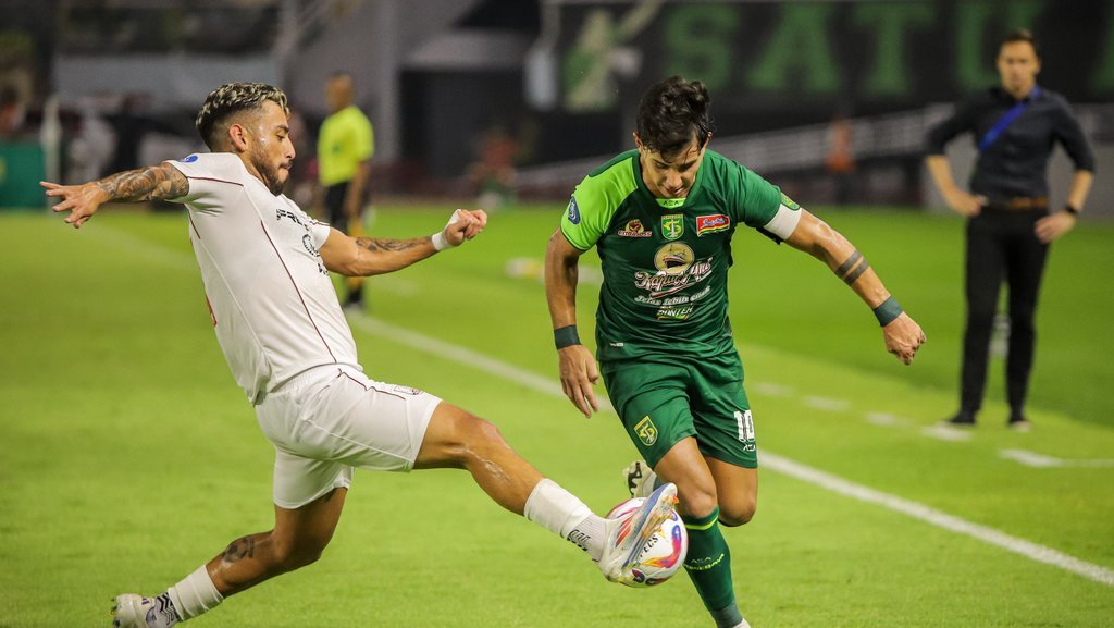 prediksi-persebaya-vs-dewa-utd-liga-1-2024-25:-terancam-lengser
