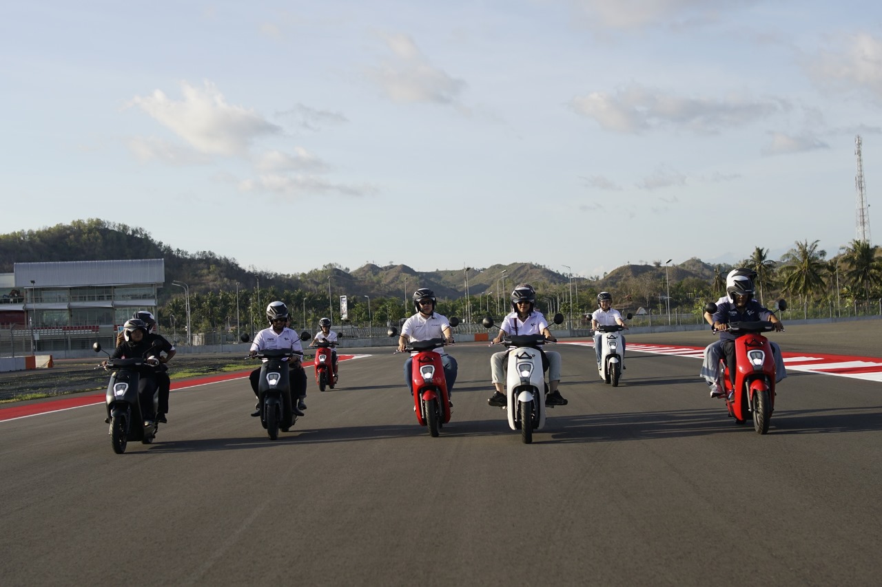 motor-listrik-honda-em1-e:-resmi-dukung-motogp-mandalika-tahun-2024