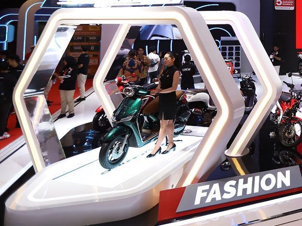 honda-stylo-160,-skutik-retro-alternatif-lebih-murah-dari-vespa