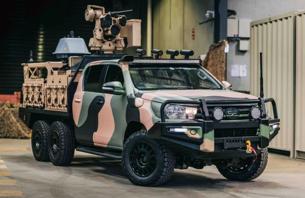 toyota-hilux-jadi-pikap-militer-6×6-dan-siap-tempur