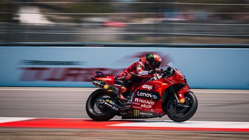 bagnaia-juara-sprint-race-motogp-mandalika,-marc-marquez-sensasional!