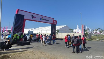 cerita-penonton-pertama-kali-nonton-motogp-mandalika:-bawa-cilok-gorengan