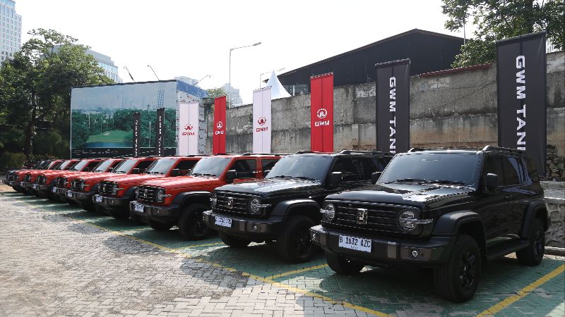 spesifikasi-dan-harga-gwm-tank-300-hev-di-indonesia,-pesaing-santa-fe-hybrid