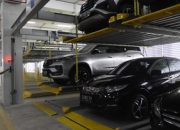 Kayak Showroom Mobil Mewah, Ini Tempat Mobil Koruptor yang Disita KPK