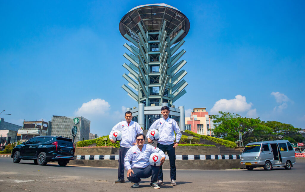 kiprah-kurir-roket-jne-tangani-kiriman-instan-di-kota-baja