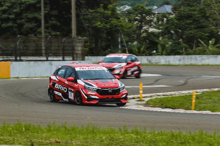 3-pembalap-honda-dominasi-podium-di-issom-2024-seri-4