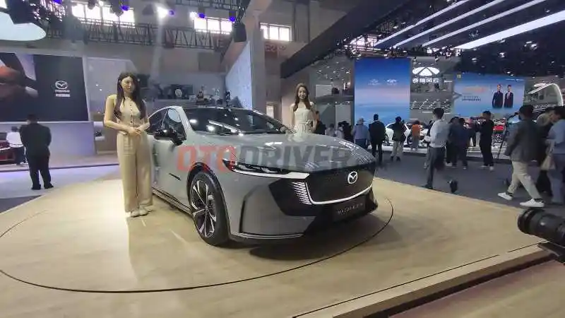 mazda-ez-6-resmi-meluncur-di-tiongkok,-mazda-indonesia-tunggu-arahan-pusat