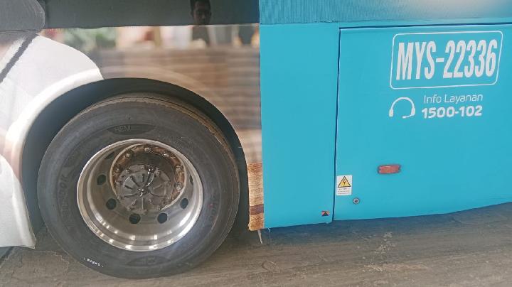 hankook-rilis-ban-khusus-armada-bus-listrik-transjakarta