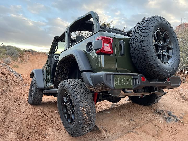 jeep-recall-150-unit-wrangler-dan-grand-cherokee-phev,-ini-penyebabnya