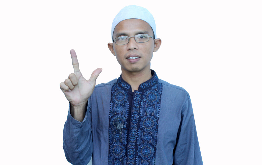 kisah-office-boy-jne-dapat-hadiah-umrah-dari-perusahaan