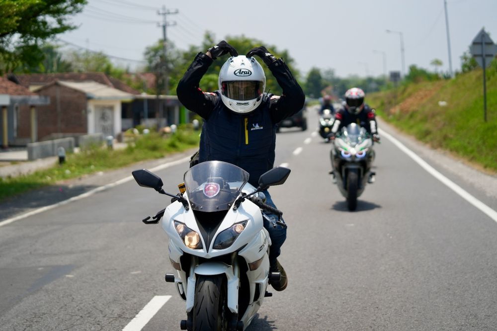 michelin-luncurkan-ban-motor-power-6-dan-michelin-city-grip-2,-lebih-mencengkram-aspal-indonesia