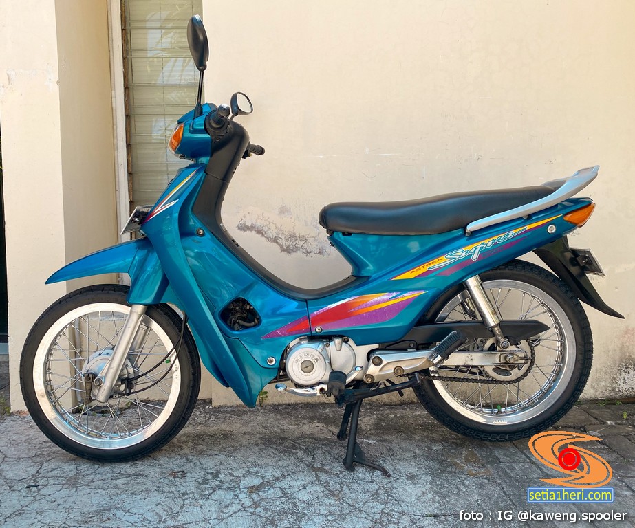 penampakan-restomod-honda-astrea-supra-tahun-1998-warna-biru-tosca