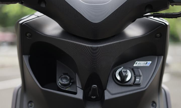 simak-cara-ganti-baterai-smart-key-motor