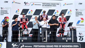 media-luar-soroti-kehadiran-erick-thohir-di-podium-motogp-mandalika