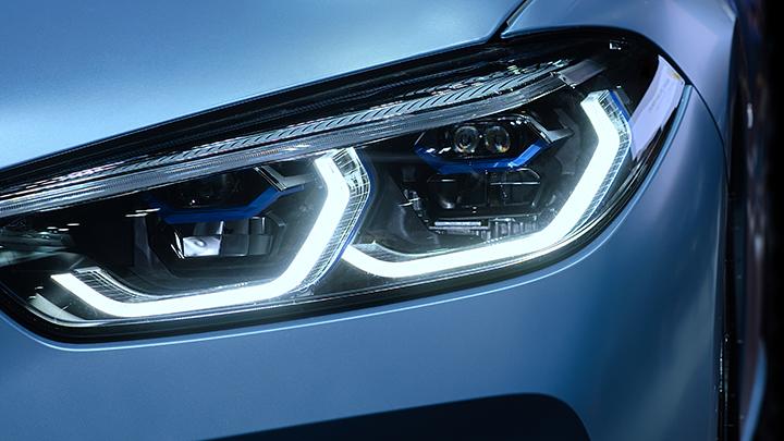 ini-penyebab-mika-lampu-mobil-kusam-saat-musim-hujan