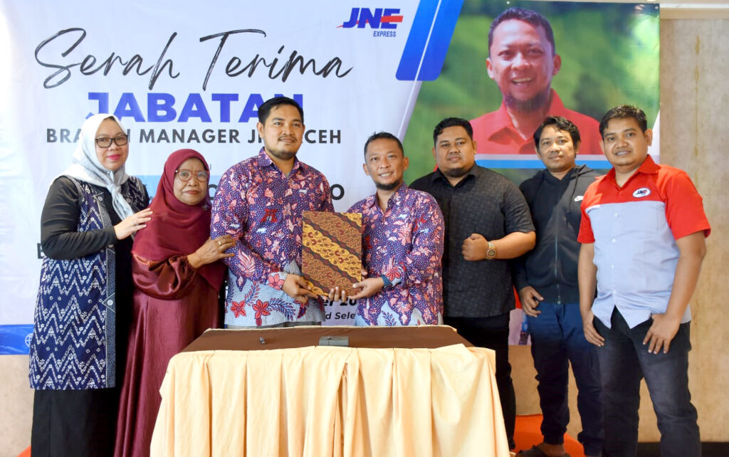 sertijab-kepala-cabang-baru-jne-aceh