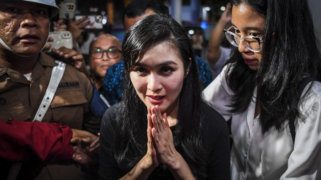 sandra-dewi-akan-bersaksi-di-sidang-suaminya,-harvey-moeis