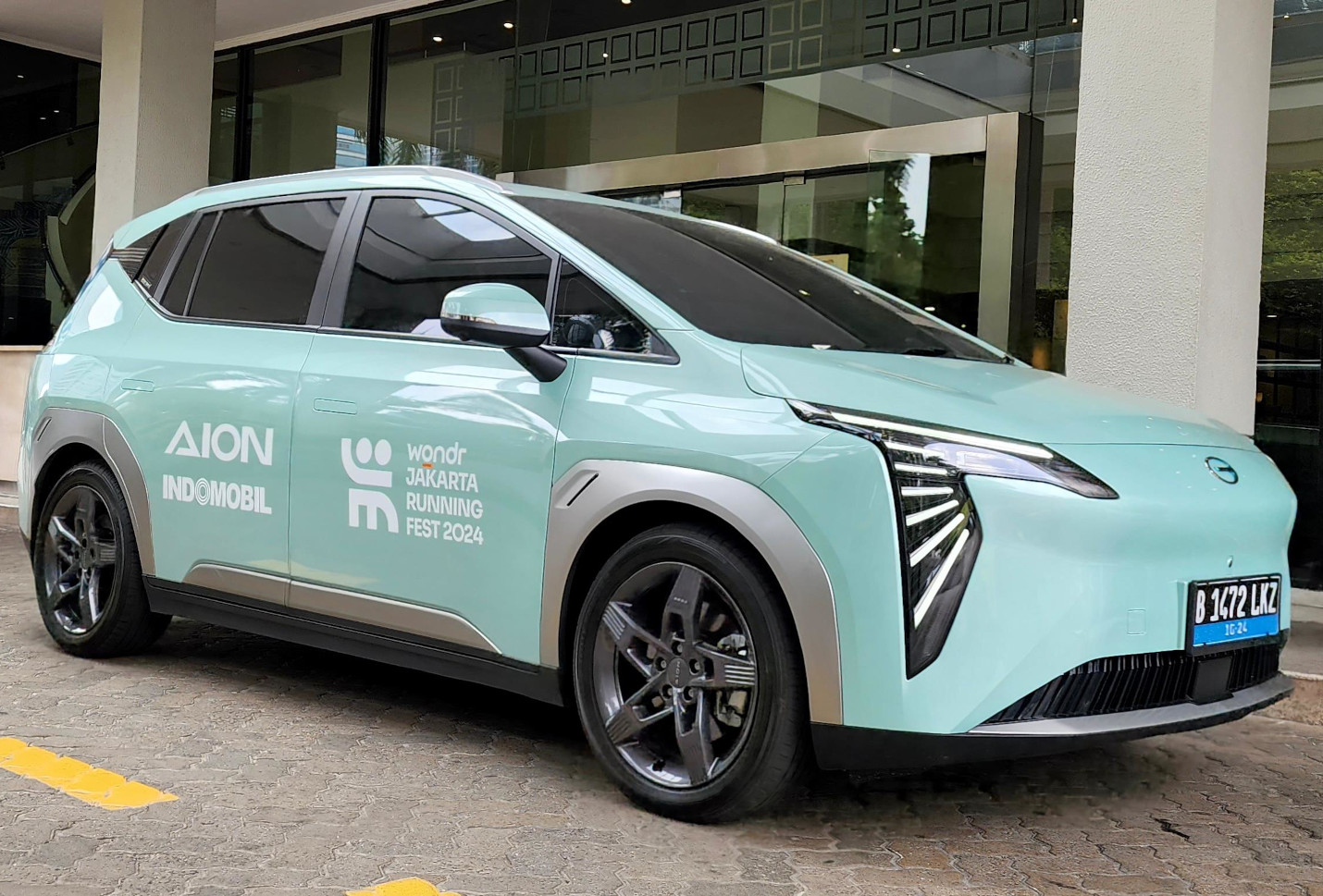 3-unit-aion-y-plus-dukung-event-jakarta-running-festival-2024