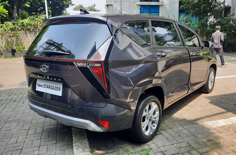 harga-hyundai-stargazer-terbaru-2024-untuk-semua-varian,-termurah-rp-249-jutaan!